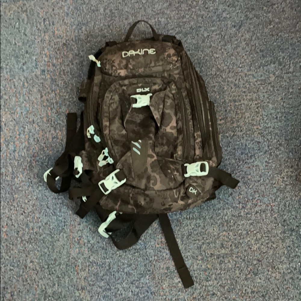Beautiful backpack! Everything works and zippers